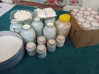 1 ltr --1 m 50 qəpik ( Süd ) 3 kq balon --4 m 50 qəpik (qatiq) 600 qr — photo 1