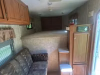 2009 Bison Coach 7280LQ Gooseneck Horse Trailer — الصورة 5