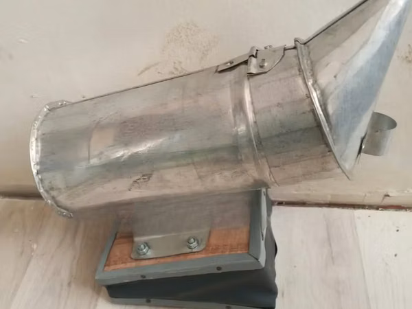 Heavy-Duty Metallic Bee Smoker for Beekeeping