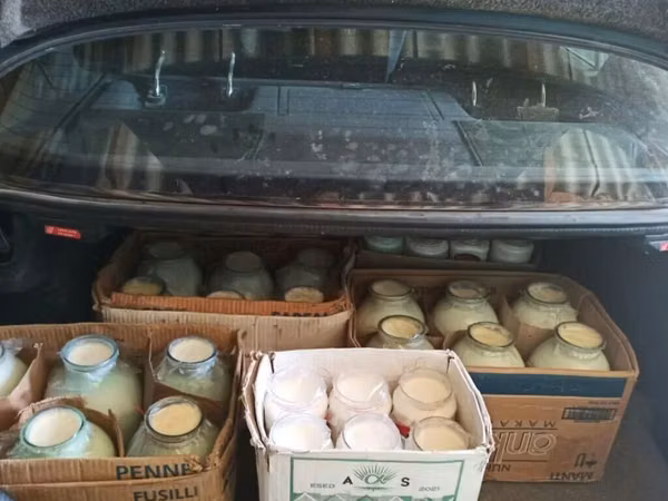 1 ltr --1 m 50 qəpik ( Süd ) 3 kq balon --4 m 50 qəpik (qatiq) 600 qr