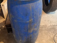 Vind butoae din plastic la 160 litri — الصورة 2