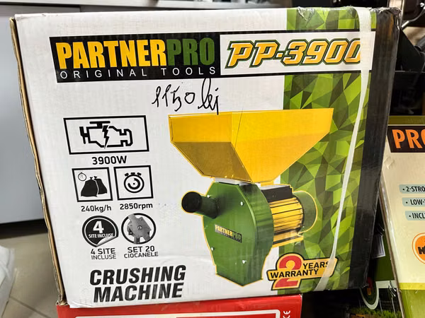 Moară electrică 3900w