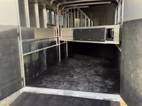 2026 Maverick Trailers Lite Deluxe Bumper Pull Horse Trailer — الصورة 3