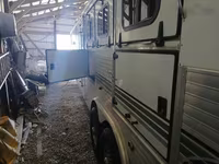 2001 Sundowner Trailers Sunlite Gooseneck Horse Trailer — 5 зураг