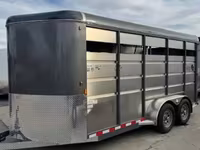 Maverick Trailers Standard Steel Horse Trailer — 照片 1